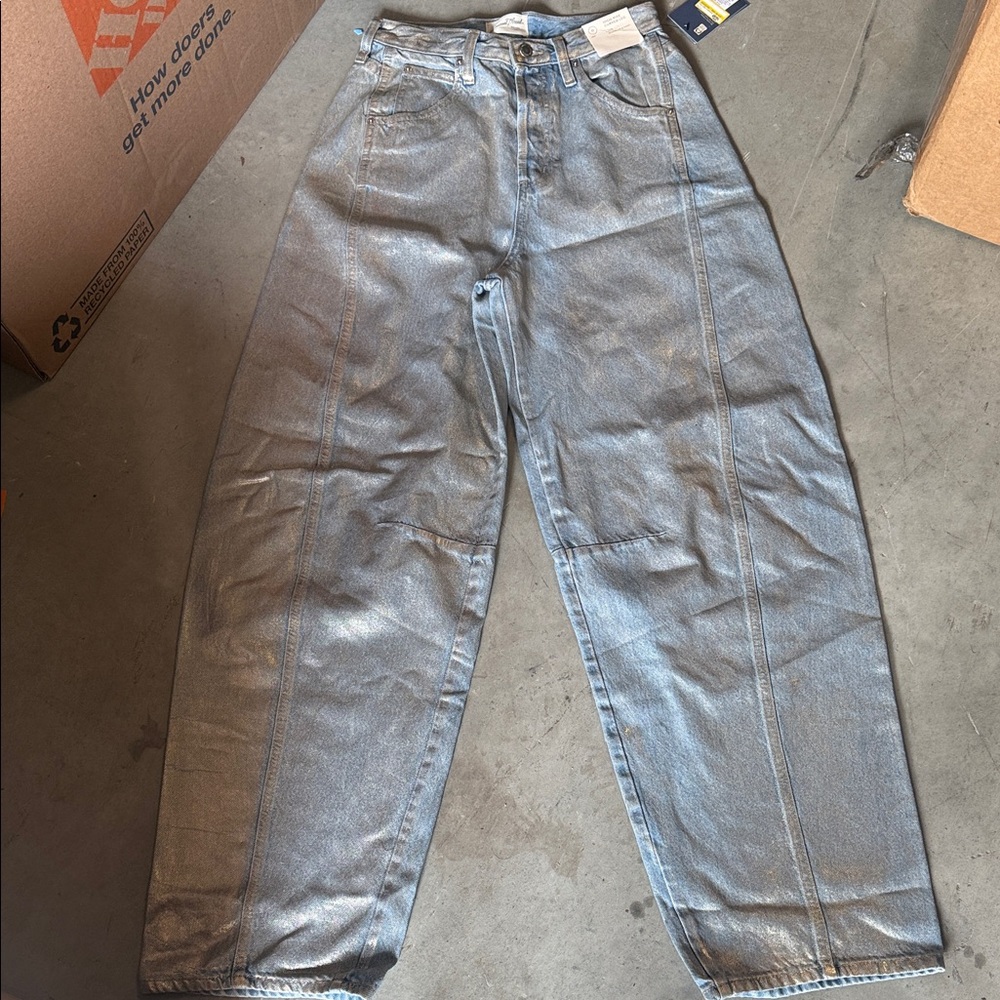 Universal Thread Light Blue High-Rise Jeans